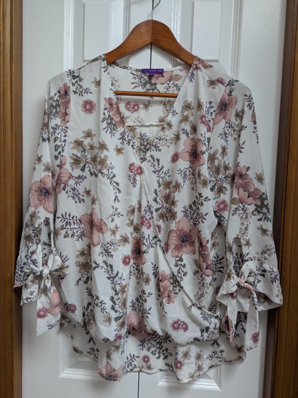 West Kei Cream Pink Floral Wrap Top - Tie Sleeves - Large